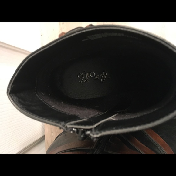 BEAUTIFUL! Sofft Phoebe Bootie - Picture 3 of 6